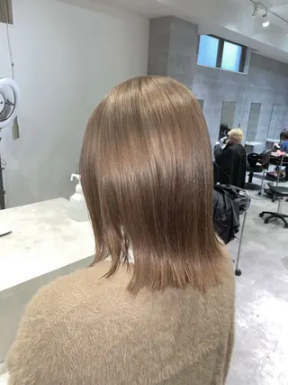 ミディアム カラー _WHITE難波店【アンダーバーホワイト】所属・鬼塚脇 一輝のヘアスタイル