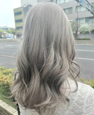 ロング カラー KOKOMO所属・Mizogami Yuriのヘアスタイル