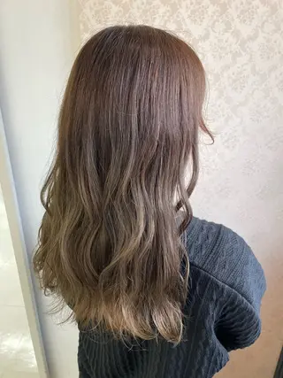 ロング ヒヨシ ルナのヘアスタイル