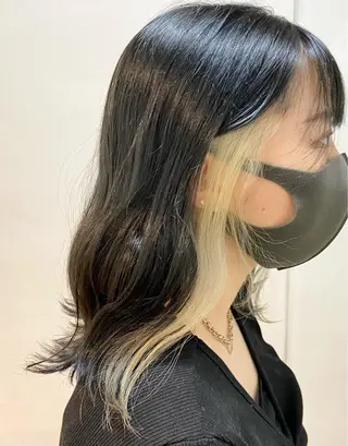 セミロング カラー 石崎 真維のヘアスタイル