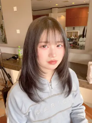 セミロング セルバ所属・HIRORO ブリーチ/ハイトーンのヘアスタイル