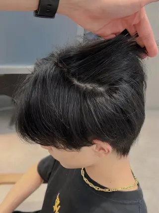 ミディアム メンズ フェザー/ゆるふわ パーマ/鐘ヶ江 航青のヘアスタイル