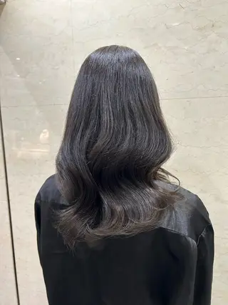 セミロング カラー 'AXISガスビル Rinのヘアスタイル