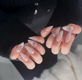 ネイル Lyna 池袋のネイルデザイン