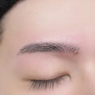 メンズ アイブロウ une FEMINの眉毛・アイブロウイメージ