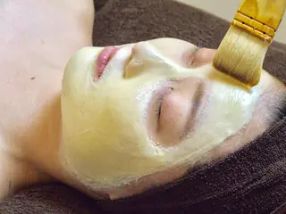 ミディアム カラー パーマ ヘアアレンジ メンズ キッズ ネイル マツエク・マツパ ニキビ・肌質改善専門 ♡人生が変わるサロンのエステ・リラクイメージ