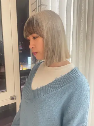 ミディアム カラー LUNTY NAMBA所属・艶ハイトーン👑♡ NATSUKIのヘアスタイル