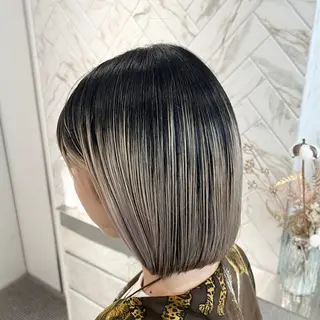 ショート カラー 艶ハイトーン‪‪🔆 ️️️安座間 希のヘアスタイル