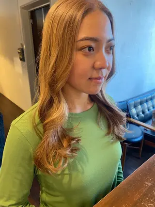 ロング カラー aW HAIRカンノ カナエのヘアスタイル