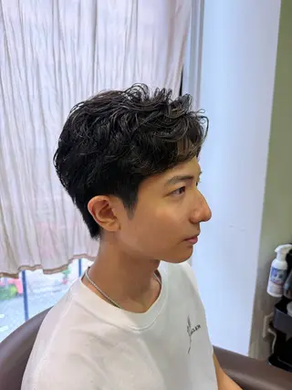 ショート パーマ メンズ 溝口 槙里也のヘアスタイル