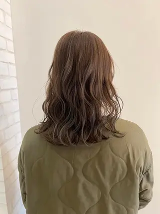 セミロング パーマ カラー 山崎 れいなのヘアスタイル
