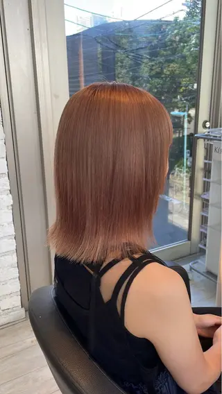 ミディアム カラー ブリーチ/髪質改善/ ハイトーン/暖色のヘアスタイル