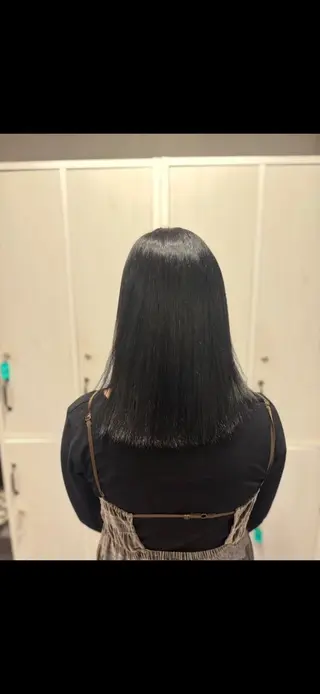 セミロング カラー ELLE&SALLY Tamoriのヘアスタイル