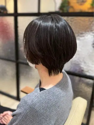 ショート カラー 伊藤 梨緒のヘアスタイル