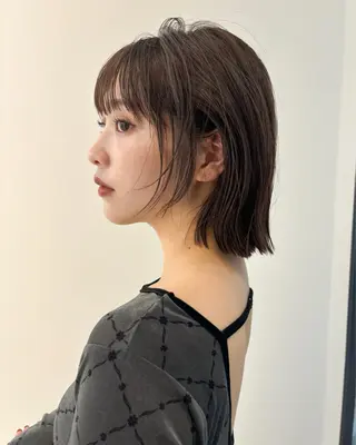 ショート カラー 脇野 茉優のヘアスタイル