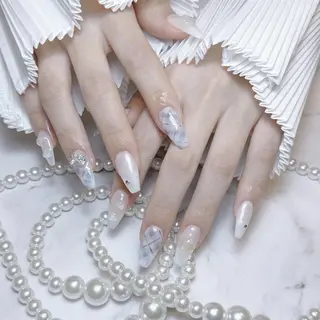 ネイル RAFFINE 月🦋🩵のネイルデザイン