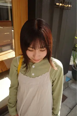 ミディアム カラー 辻 萌未のヘアスタイル