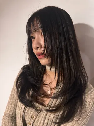 ロング HOLLY 髙橋ユウキのヘアスタイル