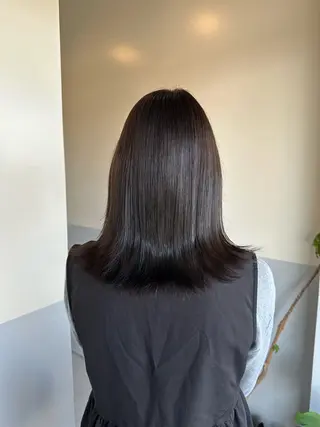 ミディアム カラー 三浦 彩那のヘアスタイル