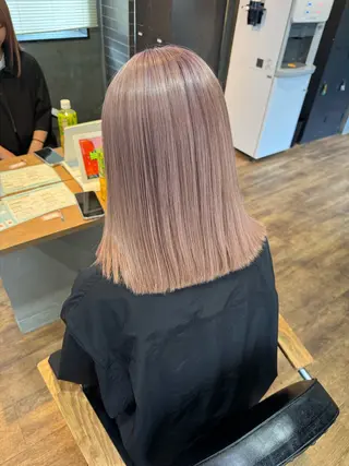 ミディアム カラー Eleanor spa&treatment 札幌店内にあるシェアサロン【WHITE】所属・シルクハイトーン / 髪質改善🦋MIKUのヘアスタイル