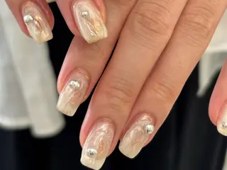 ネイル une／YUKINA 🫧大人nuanceのネイルデザイン