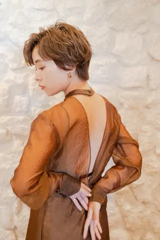 ショート ふじたしの/湘南台 ハイライト/カラーのヘアスタイル