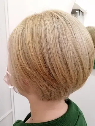 ショート カラー ✨METEO導入店✨ 髪質改善×縮毛矯正のヘアスタイル