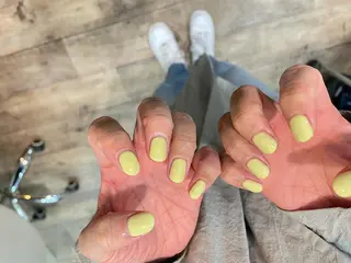 ネイル R'well所属・はばすみれ🎀ﾈｲﾙ 光ﾌｪｲｼｬﾙ ﾍｱのネイルデザイン