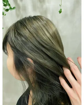 ミディアム カラー デザイン/レイヤー Kaito🐩/栄のヘアスタイル