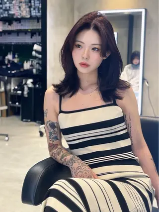 ミディアム 海野翔吾🇨🇳 ワンホンレイヤーのヘアスタイル