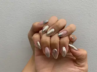 ネイル 椿森 美瑠紅の眉毛・アイブロウイメージ