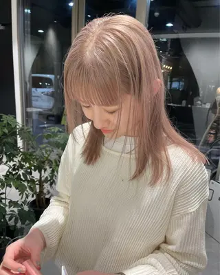 ミディアム カラー iLi所属・iLi 《イリ》のヘアスタイル