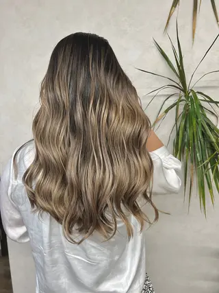 ロング SALOWIN横浜suite店所属・🌷かわばた めい🌷のヘアスタイル