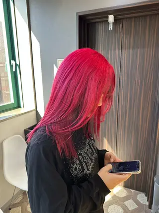 ロング カラー noa 寒色系カラーブリーチのヘアスタイル