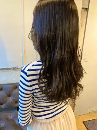 ロング ✨色持ちの良い艶 カラー✨蟹江真世のヘアスタイル