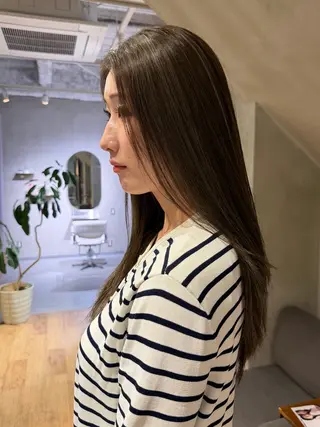 ロング mei🪽 カラーモデルのヘアスタイル