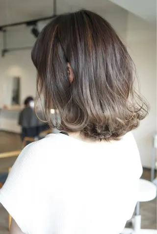 ミディアム カラー ハイトーン/レイヤー /ケアブリーチ石川治のヘアスタイル