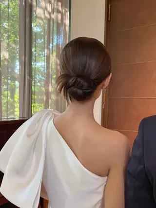 セミロング ヘアアレンジ ビーイー東京所属・たかや みなみのヘアスタイル