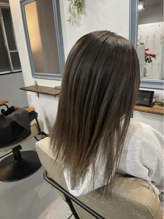 セミロング ✨艶感/透け感✨Sherry所属・艶髪/ハイトーン Sherryのヘアスタイル
