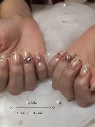 ネイル bylaki🌈 RENAのネイルデザイン