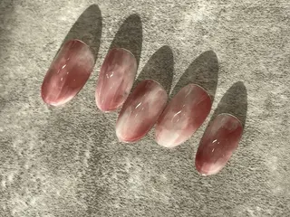 ネイル Mahiru ➰🎀🤍のネイルデザイン