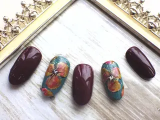 ネイル 【尾下】 ロイヤル•セラピストのネイルデザイン