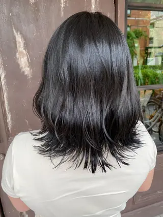 ミディアム カラー 川越 輝梨奈のヘアスタイル