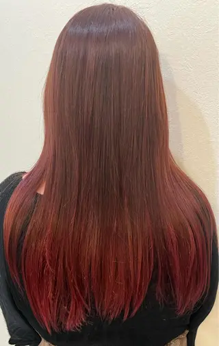 セミロング ヤマグチ リョウのヘアスタイル