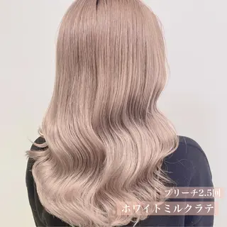 セミロング カラー 🩵ハイトーン 美咲🩵のヘアスタイル