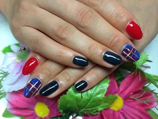 ショート SINCERELY シンシアリー🌈のネイルデザイン