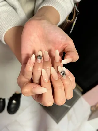 ネイル EmaNail MOMOのネイルデザイン