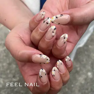 ネイル 秋好 悠のネイルデザイン