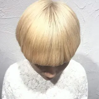 ショート カラー 藤井 貴美子のヘアスタイル