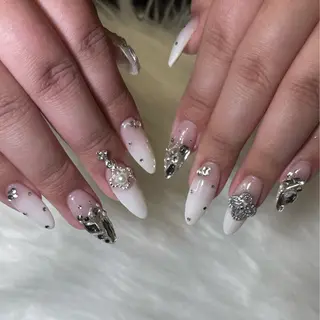 ネイル M.jewelry himeka🍒のネイルデザイン